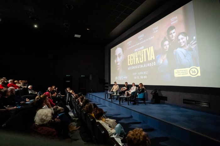 Egykutya közönségtalákozó