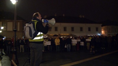 Közfelháborodás napja - tüntetés Egerben