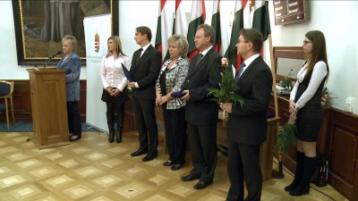 Segítségnyújtás a hivatásuk