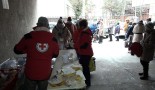 Babgulyást osztott a Vöröskereszt